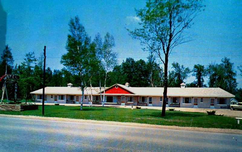 Chalet Motel - Postcard Photo (newer photo)